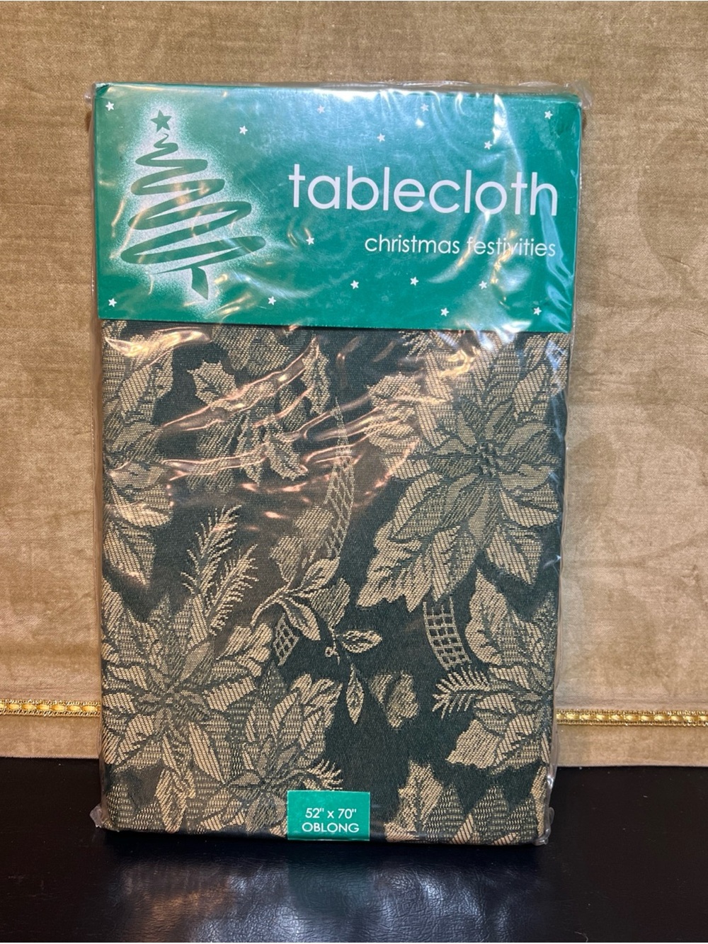 Bed Bath & Beyond 2001 Christmas Festivities Fabric Tablecloth Oblong 52”x70”